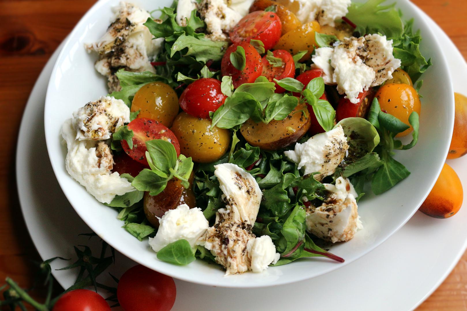 Burratta Salad With  Tomatoes And Fresh Basil - 