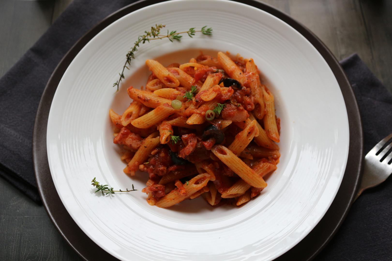 Penne Amariciana Con Olive I Timo - 